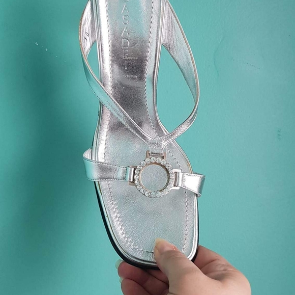 Pair of Casadei Heels 10B Silver - Picture 4 of 6